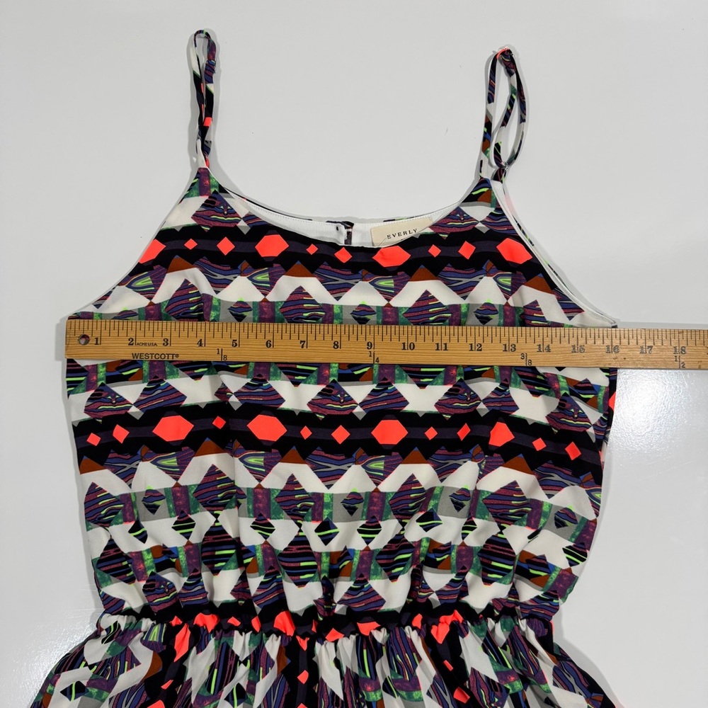 Everly Geometric Print Sleeveless Romper Size M - Picture 5 of 11